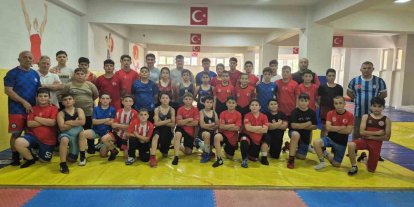 Sivaslı pehlivanlar şampiyonaya hazır