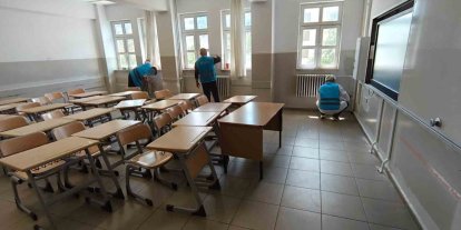 Eskişehir’de yükümlüler okulda boya, tadilat ve temizlik çalışması başlattı