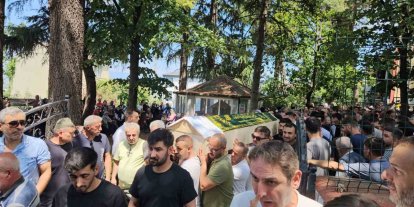 Aynı motosiklette can veren anne-baba gözyaşlarıyla uğurlandı