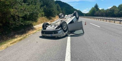 Kontrolden çıkan otomobil takla attı: 3 yaralı