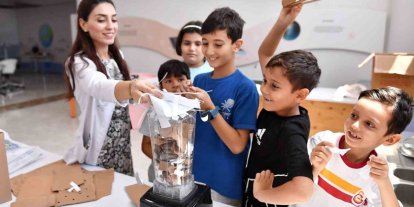 Mersin’de çocuklar yaz tatilini bilimle geçiriyor