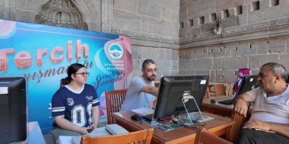 Büyükşehir’in ücretsiz LGS tercih danışmanlığına yoğun ilgi: Veli ve öğrencilerden tam not