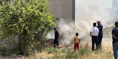 Eskişehir’de bir mahallede aynı anda iki yangın