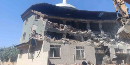 Manisa’da 28 yıllık cami yıkılıyor
