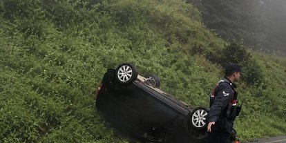 Trabzon’da otomobil uçuruma yuvarlandı: 2 Yaralı