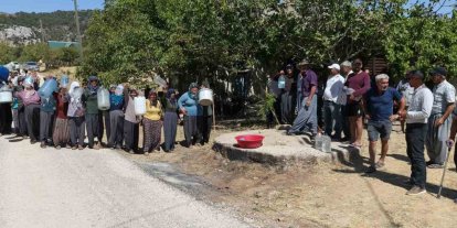 Mersin Silifke’de su sıkıntısı: Bidonlarla su taşıyan köylüler destek istedi