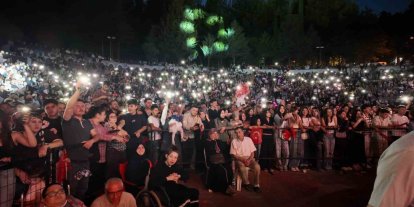 Gediz Tarhana Festivalinde Cengiz Kurtoğlu coşkusu