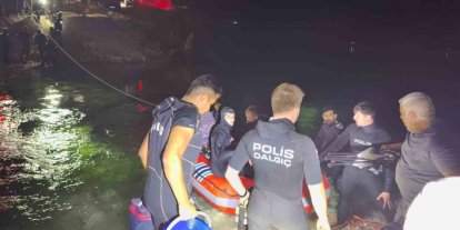 Fırat Nehri’nde su seviyesinin yükselmesi ile mahsur kalan 26 kişi kurtarıldı