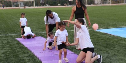 Sarıgöl’de minik cimnastikçilerden nefes kesen gösteri