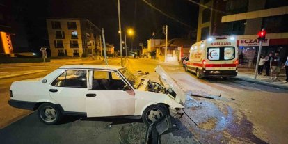 Karaman’da iki otomobilin çarpıştığı kaza ucuz atlatıldı