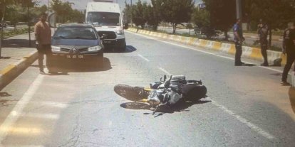 Patnos’ta motosiklet sürücüsü metrelerce sürüklendi