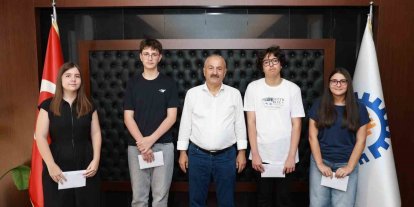 Gebze’den 4 öğrenci LGS’de 500 tam puan aldı