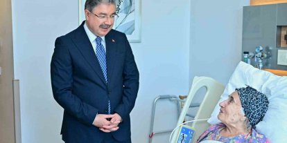 Vali Dr. Erdinç Yılmaz’dan şehit annesine hastanede ziyaret
