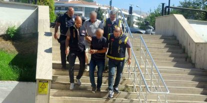 FETÖ’den ihraç edilen eski emniyet müdürü parke taşı hırsızlığı yaptı