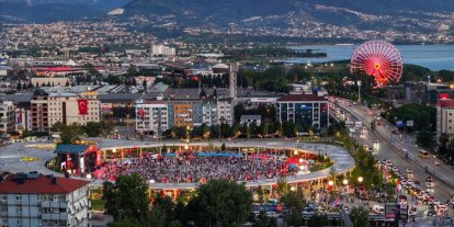 Kocaeli’nin meydanları sosyal hayatın merkezi oldu