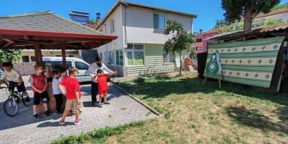 Minik kursiyerler hem öğreniyor hem sosyalleşiyor