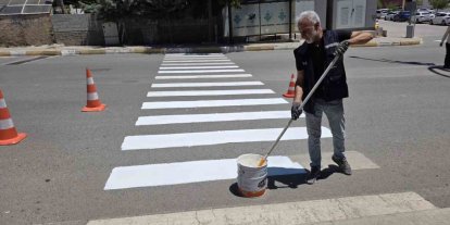 Şırnak’ta yaya geçitleri ve yol çizgileri yenileniyor