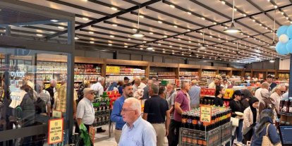 Hanımeli Yöresel Market’in bininci müşterisine sürpriz hediye