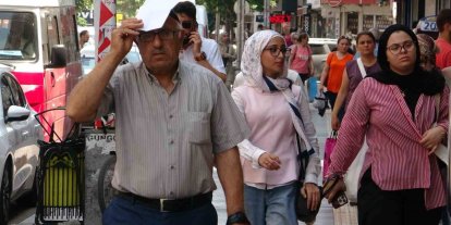 Sıcak ve nem hayatı olumsuz etkiliyor: Uzmanlar bol su tüketilmesini öneriyor