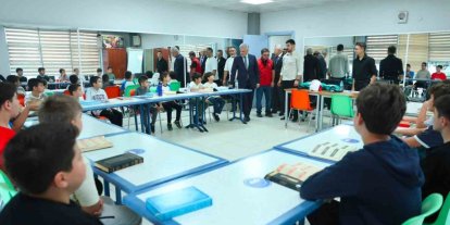 Vali Makas yaz kursu öğrencileriyle buluştu