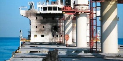 Dron saldırısına uğrayan geminin içinde çekilen görüntüler saldırının boyutunu gözler önüne serdi