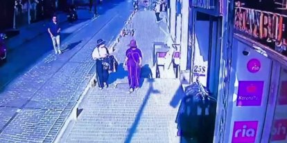 Fatih’te kadın turistlerin cüzdanını çaldılar: Çocuk şüphelilerin suç dosyası kabarık çıktı