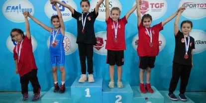 Tokatlı minik güreşçiler, Türkiye Şampiyonası’ndan 5 madalyayla döndü