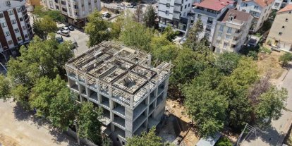 Bilgi evi ve aile sağlığı merkezinin kaba inşaatında sona doğru