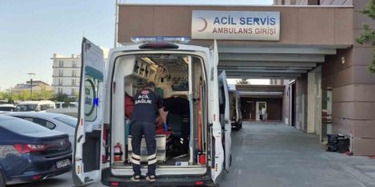 Kumaş tıraşlama makinesine elini kaptıran işçi yaralandı