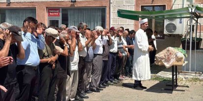 Trafik kazasında hayatını kaybeden çift son yolculuğuna uğurlandı