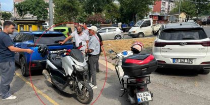 Samsun’da motosiklet ile ticari taksi çarpıştı