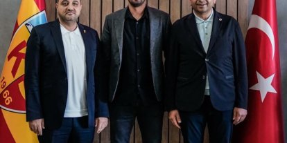 İlhan Parlak görevinden istifa etti