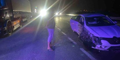 Erzincan’da tır ile otomobilin çarpıştığı kaza güvenlik kamerasına yansıdı