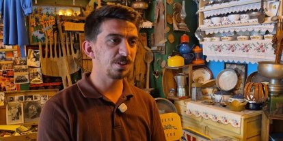 Binlerce antika ile süslenen müze görünümlü ilginç kafe