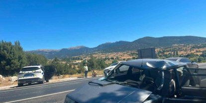 Seydikemer’de otomobil ile motosiklet çarpıştı: 1 ölü, 2 yaralı