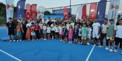 15 Temmuz Spor Vadisi’nde ödüllü tenis turnuvasında şampiyonlar belli oldu