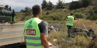 Hatay Büyükşehir Belediyesi, haşerelere karşı vatandaşları bilinçlendiriyor