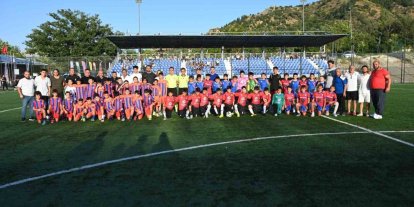 Isparta’da minik kramponlar sahaya çıktı