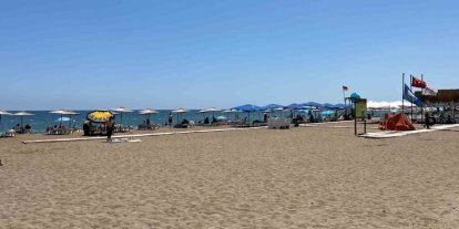Plajdan kaldırılmak istenen gençlere kum fırlatıldı: 2 gözaltı