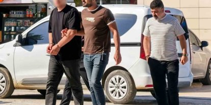 Arkadaşını silahla tehdit edip kendi borcunu ödetti