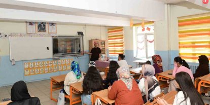 Halk Eğitim Merkezi kurslarında hijyen eğitimi verildi