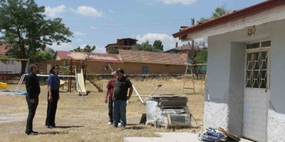 Altıntaş’ta köy okulları yeni eğitim yılına hazırlanıyor
