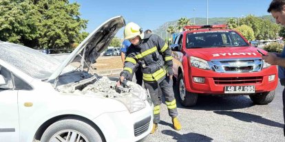 Menteşe’de seyir halindeki araçta yangın