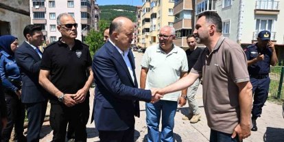 Selden etkilenen Cide’de hasar tespit ve temizlik çalışmaları sürüyor