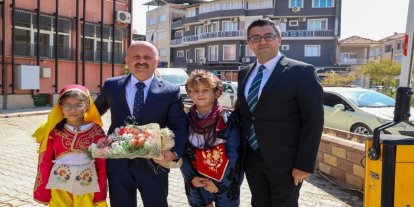 Vali Varol, Yenipazar’da kurumları ziyaret edip vatandaşlarla buluştu