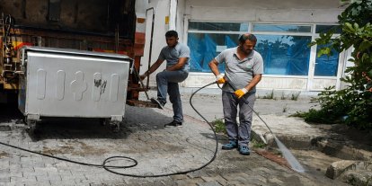 İlkadım’da konteynerlere düzenli temizlik