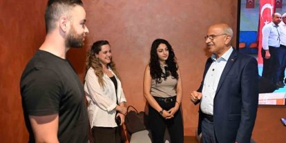 Büyükşehir Belediyesi Şehir Kütüphanesi öğrencilerin gözdesi oldu
