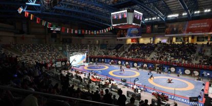 Kocaeli’deki uluslararası güreş turnuvası genç sporculara ilham oluyor