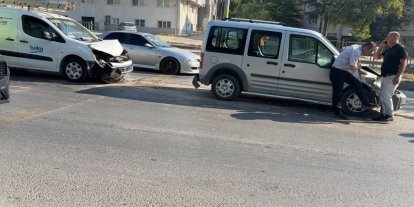 Eskişehir’de 4 aracın karıştığı zincirleme kaza: 2 yaralı