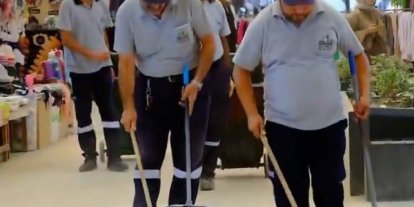 Antakya Belediyesi Uzun Çarşı’da temizlik çalışması gerçekleştirdi